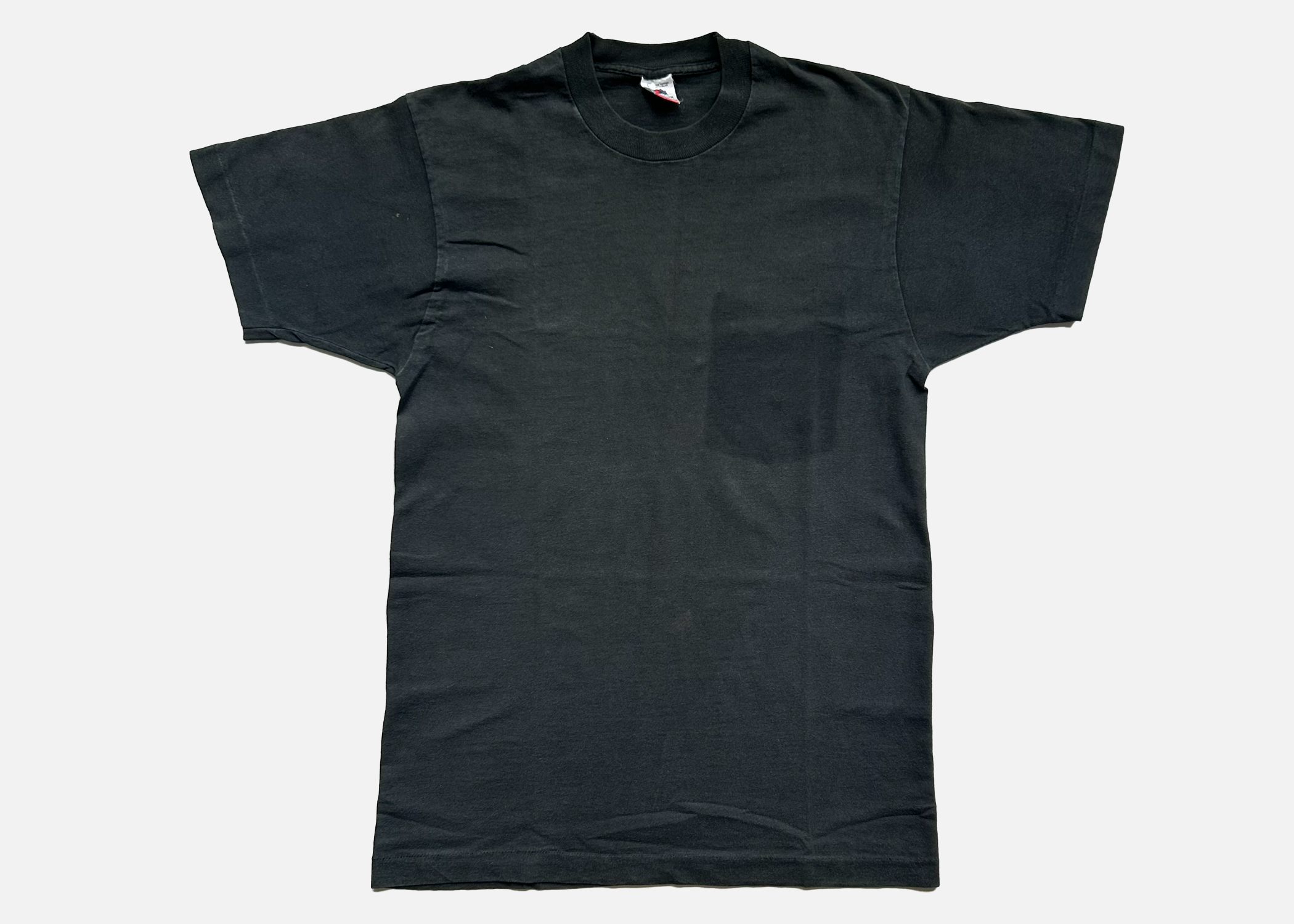 90s ghost pocket black blank tee