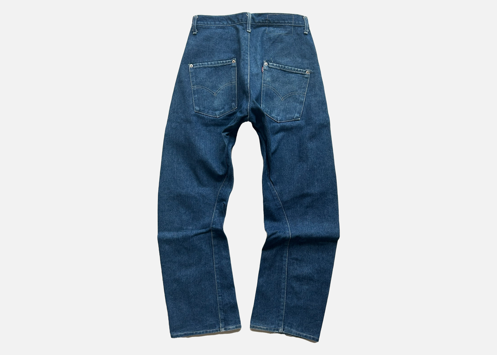 (28") levis engineered jeans