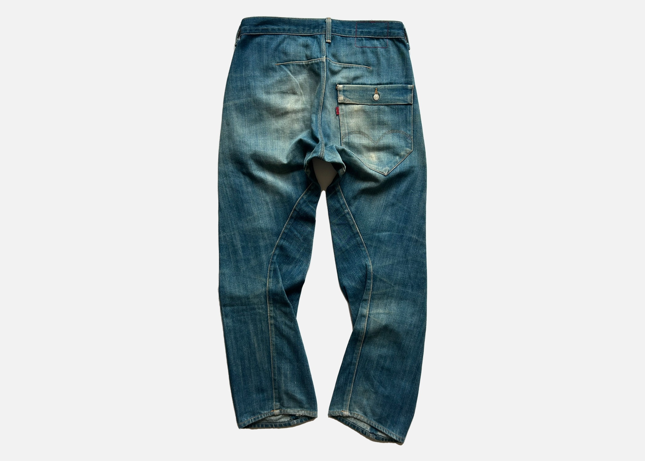 (32") levis red jeans