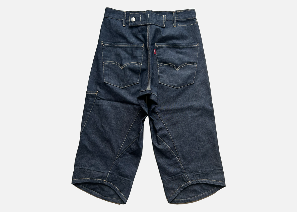 (29") levis engineered button cinchback shorts