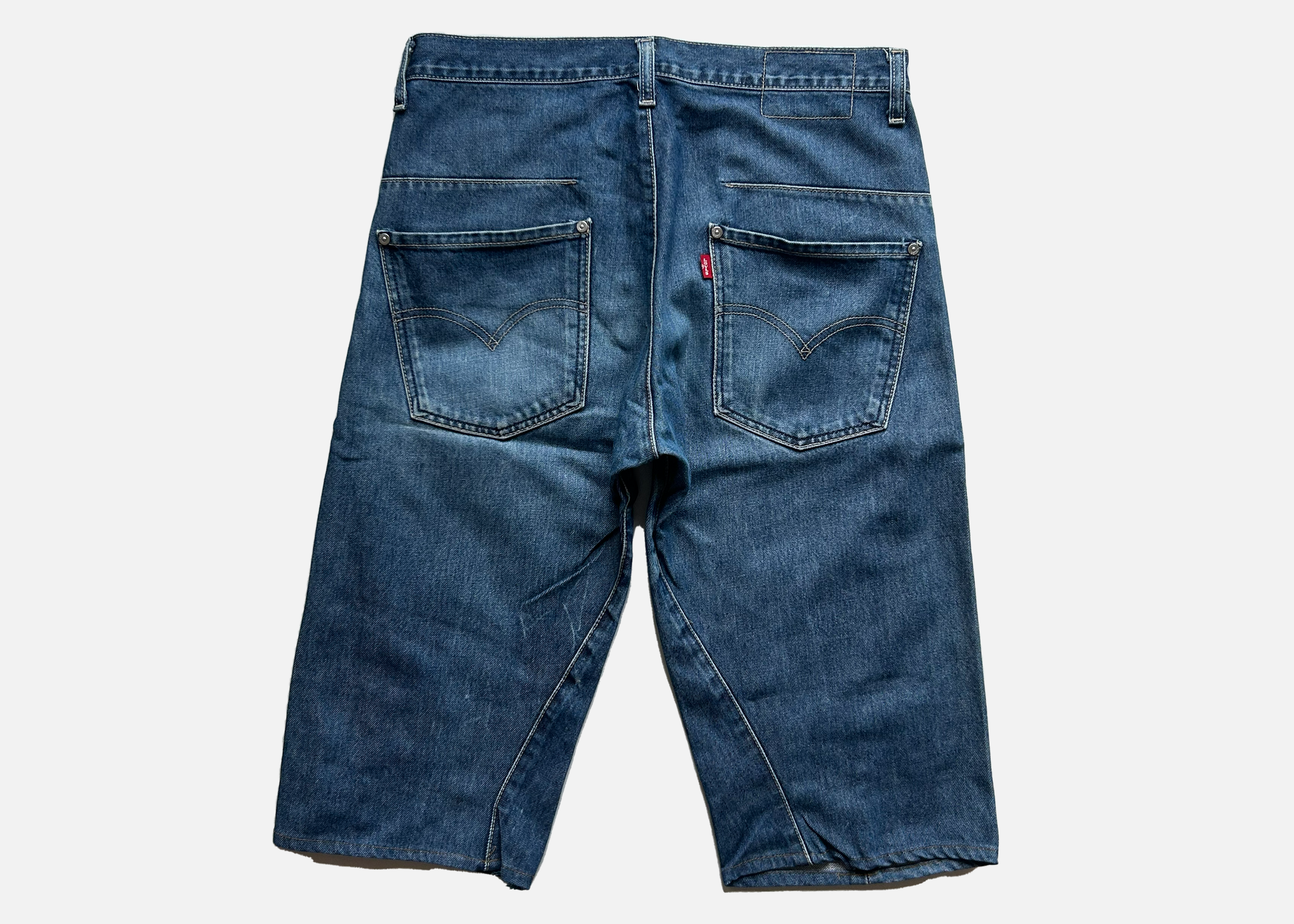 (33") levis engineered shorts