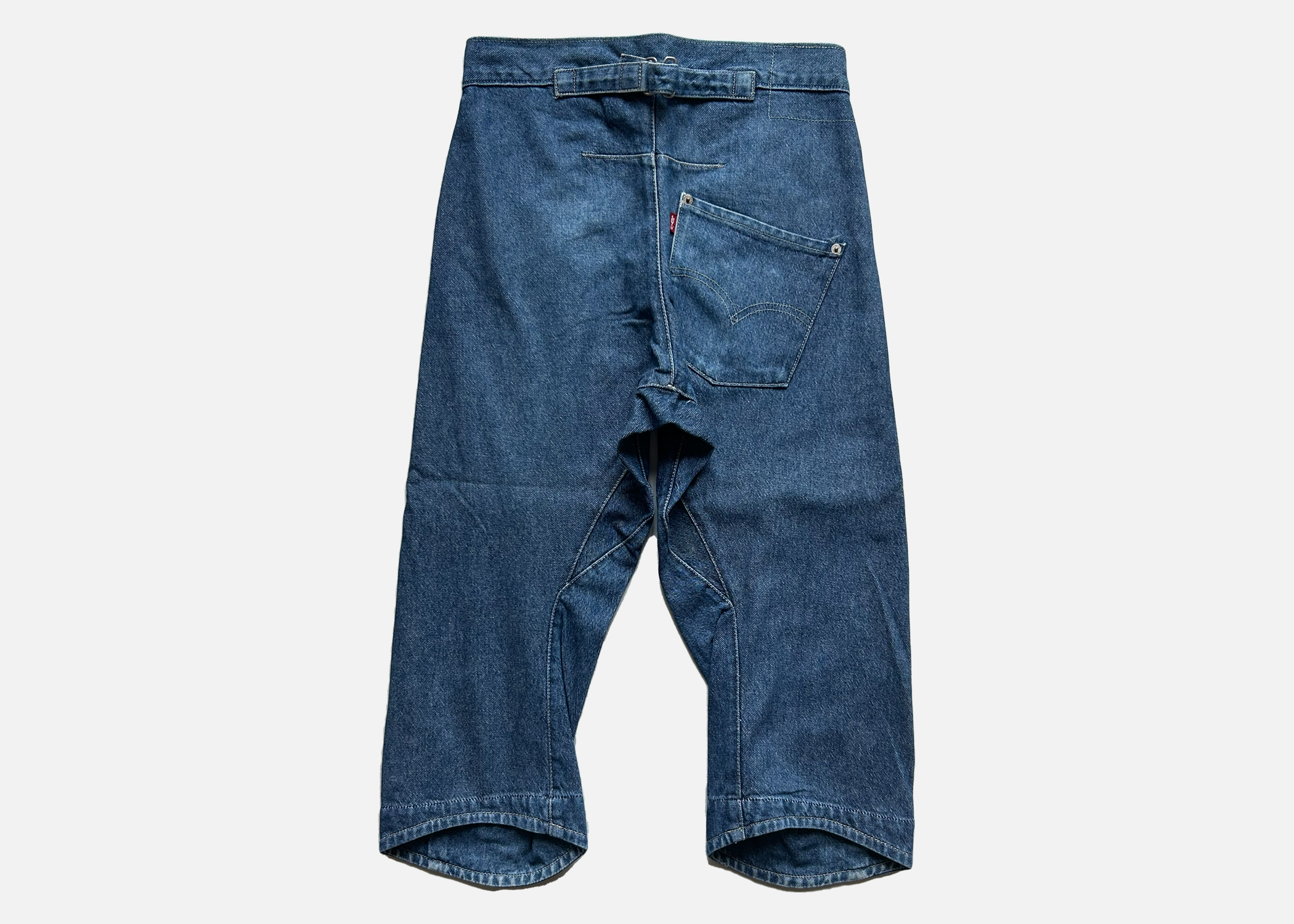 (29") levis engineered cinchback capris