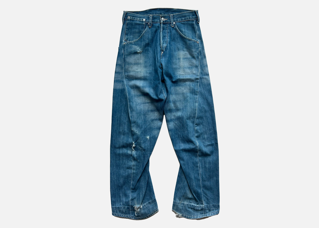 (30") levis engineered cinchback jeans