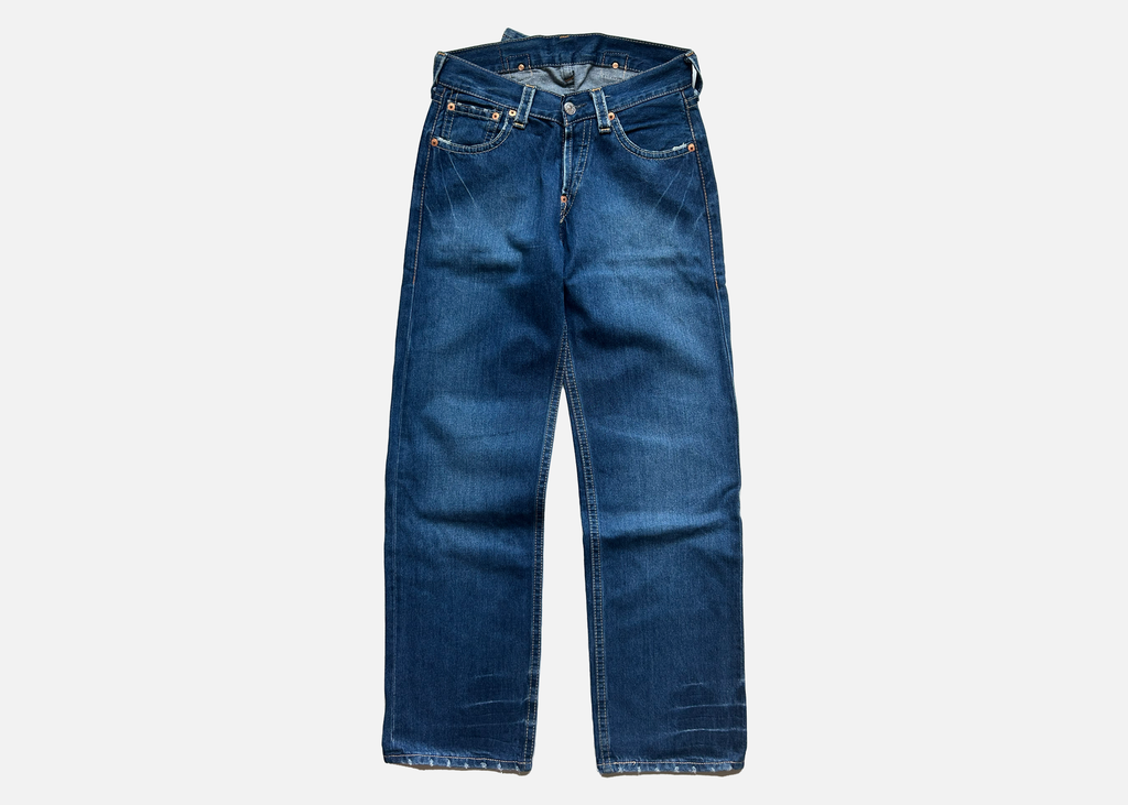 (32") levis 902 cinchback jeans