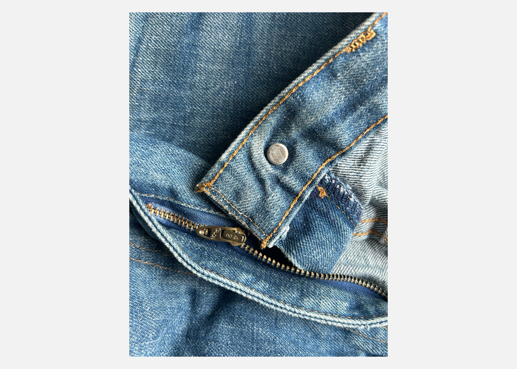(26") 70s orange tab levis 677 jeans